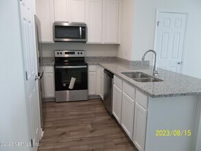 6207 Ryegrass St in Jacksonville, FL - Building Photo - Building Photo
