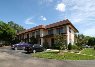 Fairway Oaks in Sarasota, FL - Building Photo - Building Photo