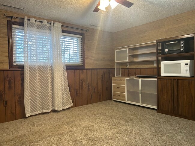 5890 Del Paz Dr, Unit Basement in Colorado Springs, CO - Foto de edificio - Building Photo
