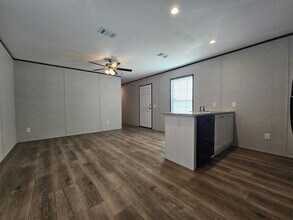 549 Suwanee Dr in North Fort Myers, FL - Building Photo - Building Photo