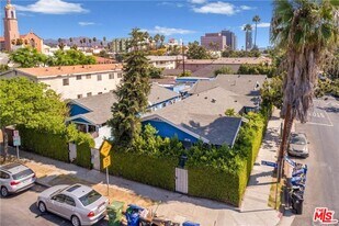 6685 De Longpre Ave in Los Angeles, CA - Building Photo