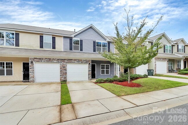 7107 Adare Mews Rd in Charlotte, NC - Building Photo - Building Photo