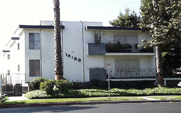 14160 Roscoe Blvd in Van Nuys, CA - Building Photo - Building Photo