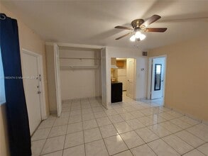 5801 NE 18th Ave in Fort Lauderdale, FL - Building Photo - Building Photo
