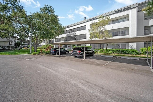 property at 2585 Countryside Blvd