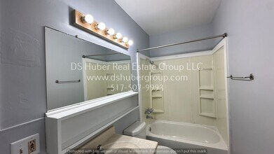 208 S 8th St in Lansing, MI - Building Photo - Building Photo