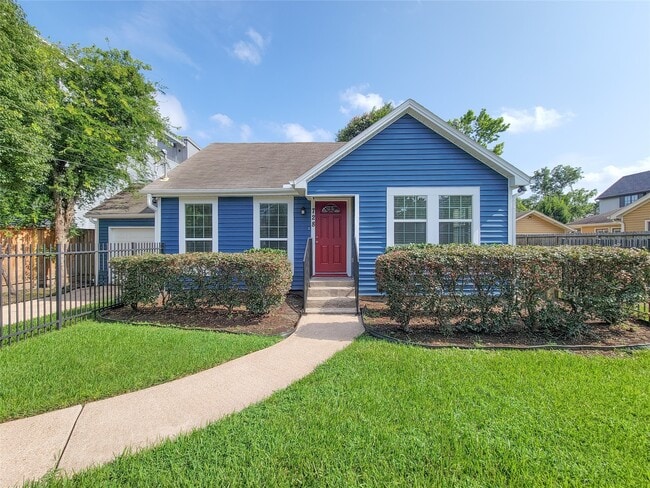 property at 728 E 13th St