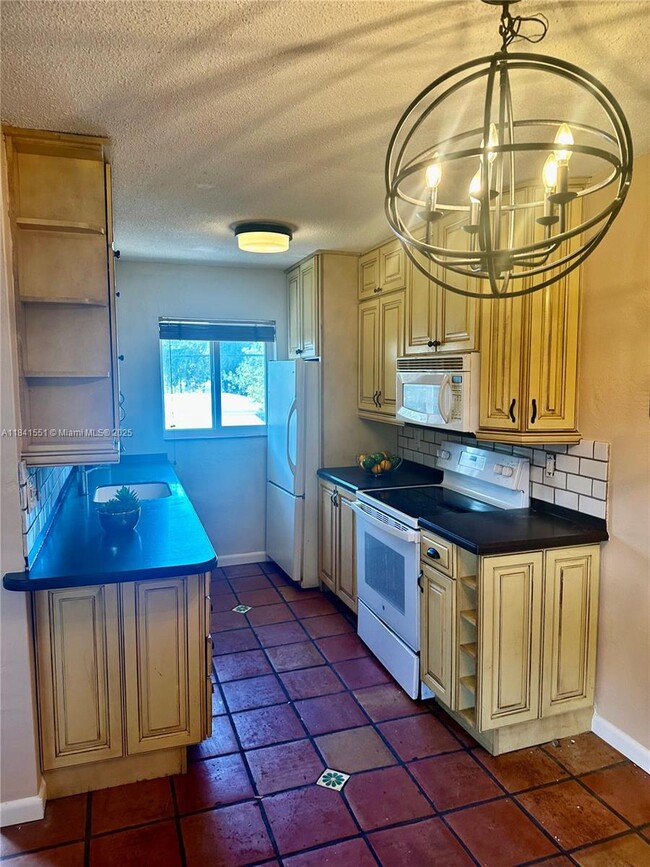 property at 1733 Mayo St