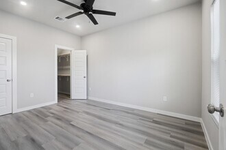 8153 Tate St in Houston, TX - Building Photo - Building Photo