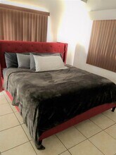 2921 Greenbriar St in Sarasota, FL - Building Photo - Building Photo