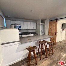 10520 Eastborne Ave in Los Angeles, CA - Building Photo - Building Photo