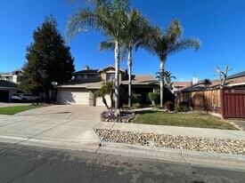 813 Allen Ct in Brentwood, CA - Building Photo