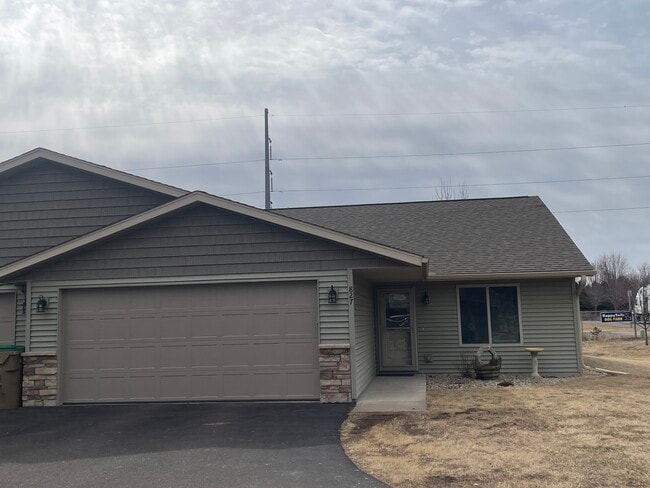 property at 827 Chippewa Crossing Blvd