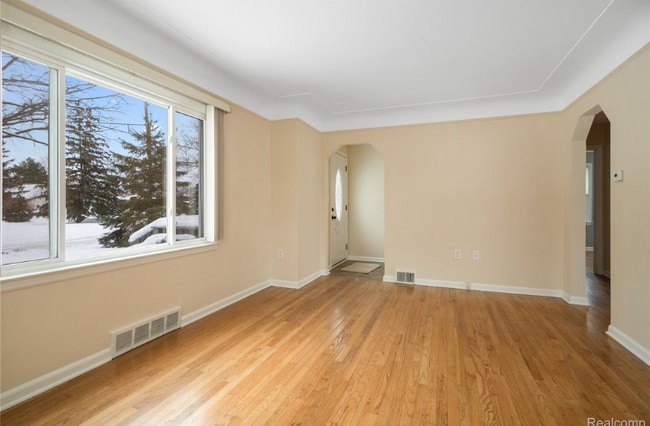 242 Preston Ave in Waterford Township, MI - Foto de edificio - Building Photo