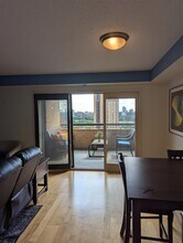110 1st Ave NE, Unit Furnished Condo w parking in Minneapolis, MN - Foto de edificio - Building Photo