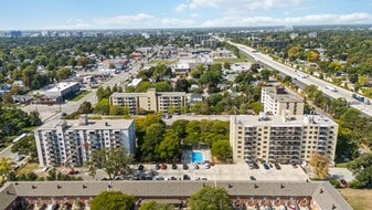 Viscount at Trillium Park in Sarnia, ON - Building Photo