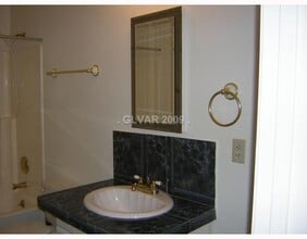211 Zinc St in Henderson, NV - Building Photo - Building Photo