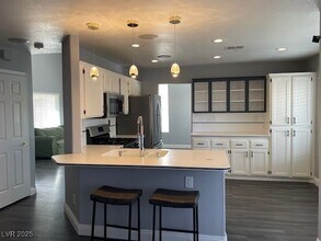2420 Pebble Springs Ct in Henderson, NV - Building Photo - Building Photo