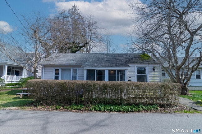 9 Wilcox Pl in Branford, CT - Building Photo - Building Photo