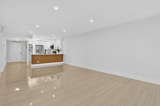 2651 S Palm Aire Dr in Pompano Beach, FL - Building Photo - Building Photo