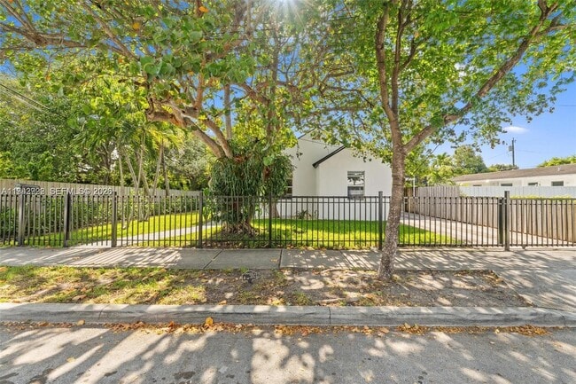 4430 NW 1st Ave in Miami, FL - Building Photo - Building Photo