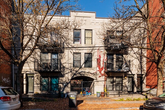 2321 De Ryde St in Montréal, QC - Building Photo - Primary Photo