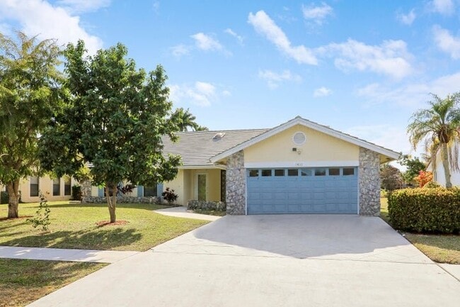 14616 Autumn Ave in Wellington, FL - Foto de edificio - Building Photo