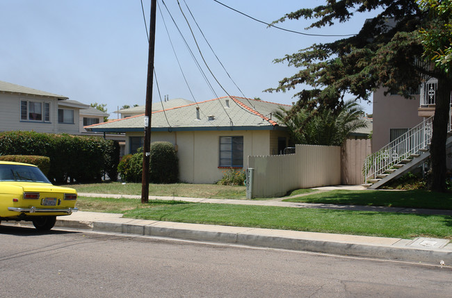 439 D St in Chula Vista, CA - Foto de edificio - Building Photo