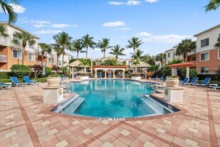 6203 Myrtlewood Cir W in Palm Beach Gardens, FL - Building Photo