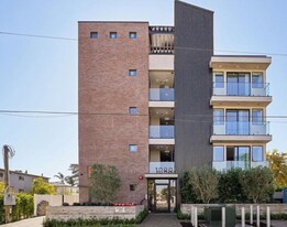 10806 Blix St in Los Angeles, CA - Building Photo