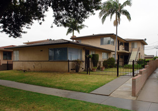 2504 W El Segundo Blvd in Gardena, CA - Foto de edificio - Building Photo