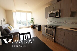 388 Kootenay St in Vancouver, BC - Building Photo