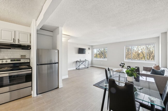 1711 Bellevue Ave