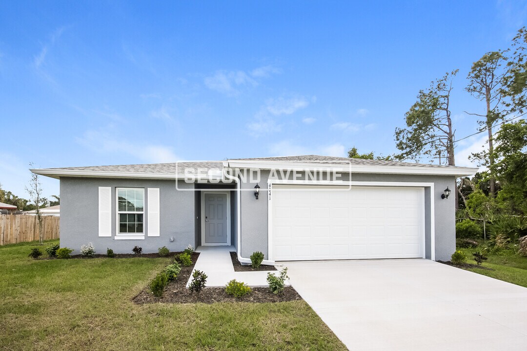 4041 January Ave in North Port, FL - Building Photo