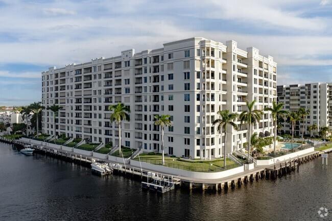 2880 NE 14th Street Causeway in Pompano Beach, FL - Foto de edificio