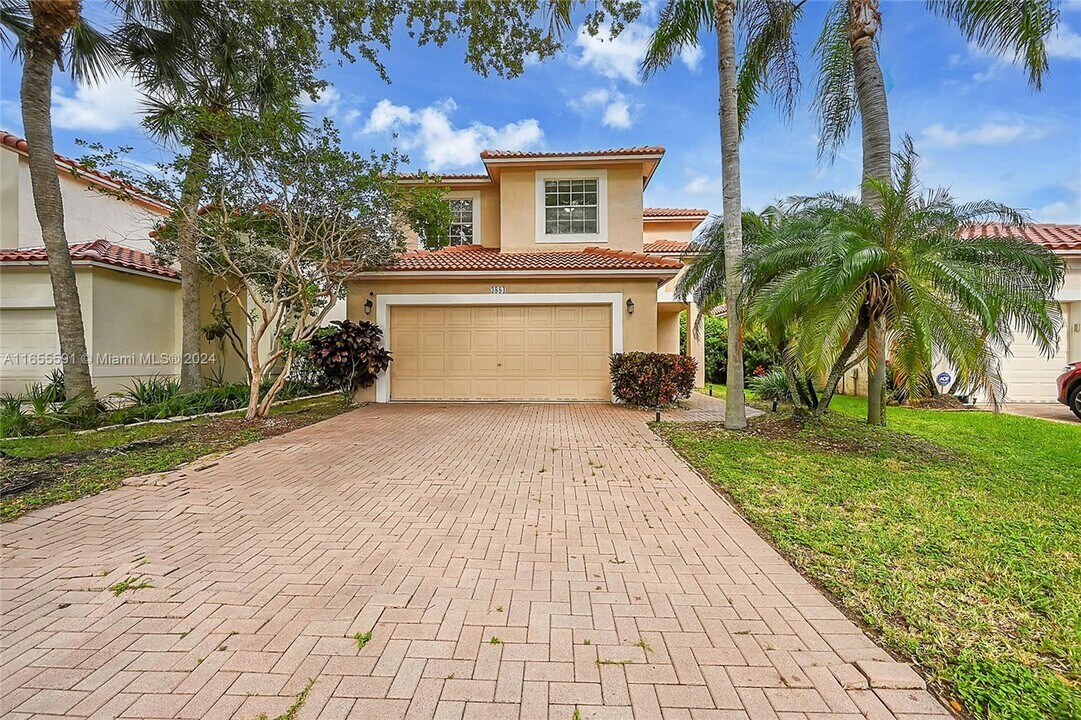 3884 NW 63rd Terrace in Coral Springs, FL - Building Photo