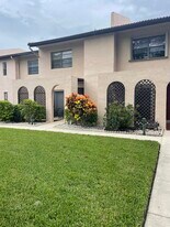 9259 Vista Del Lago