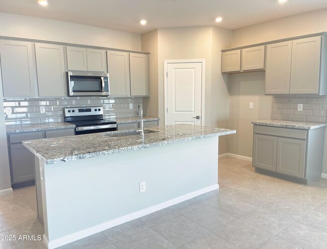 17768 W Monte Lindo Ln in Surprise, AZ - Building Photo - Building Photo