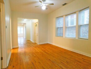 4923 N Albany Ave in Chicago, IL - Building Photo - Building Photo
