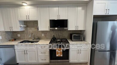 2475 Victoria Ave in San Luis Obispo, CA - Building Photo - Building Photo