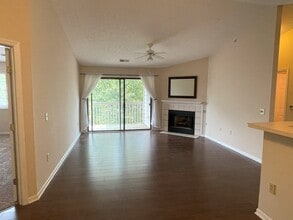 2317 Vicente Ct, Unit 311 in Columbus, OH - Foto de edificio - Building Photo