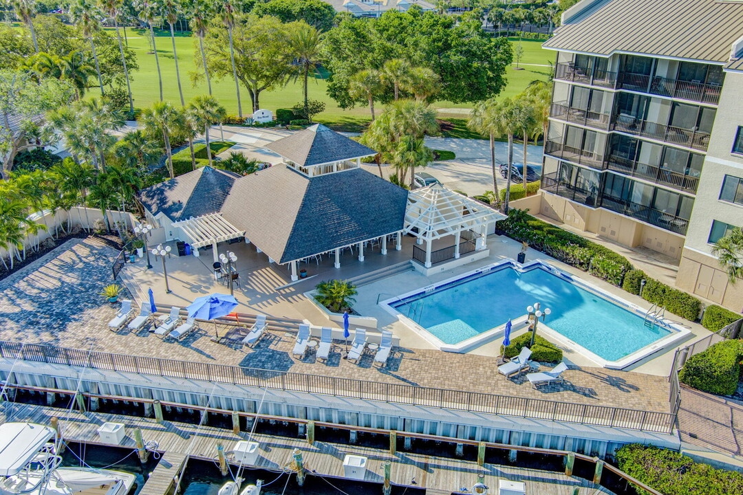 16910 Bay St in Jupiter, FL - Building Photo