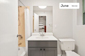 247 W 63rd St, Unit 5C in New York, NY - Building Photo - Building Photo