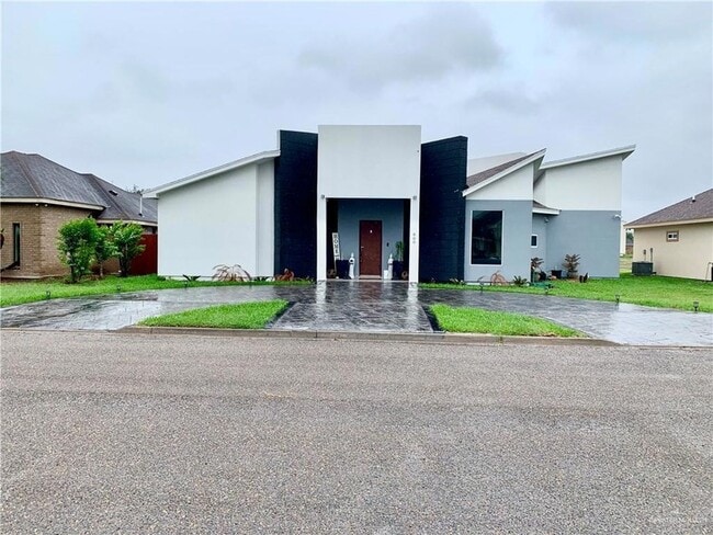 property at 800 New Orleans Cir