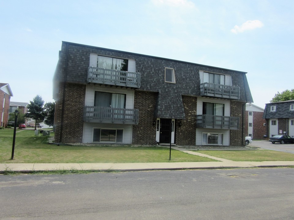 872 Gettysburg Dr in Bourbonnais, IL - Foto de edificio