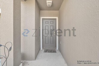 1785 Broad Winged Hawk Dr in Ruskin, FL - Building Photo - Building Photo