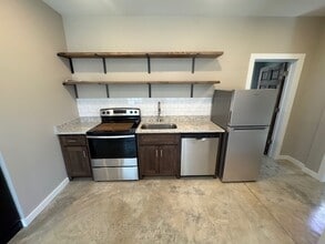 621 Arthur St in Lagrange, GA - Foto de edificio - Building Photo