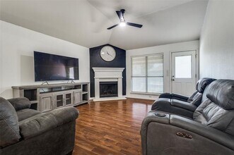 607 Lone Star Park Ln in Ponder, TX - Building Photo - Building Photo