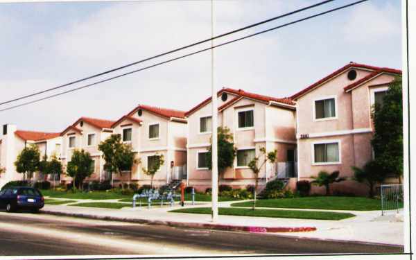 Bel Air Manor Apartments in Anaheim, CA - Building Photo - Building Photo