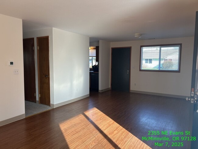 2345 NE Evans St in McMinnville, OR - Foto de edificio - Building Photo